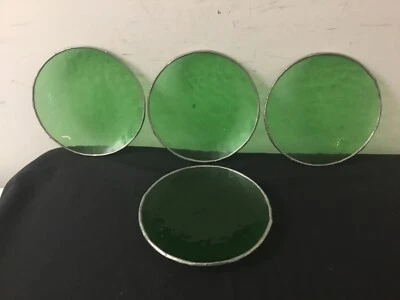 Platos de ensalada o postre de vidrio verde Shabby de 7,25" de colección con adornos metálicos Foto 1 de 4