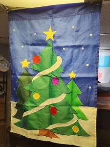 "Bandera de jardín de invierno árbol de Navidad 28""x40" - Imagen 1 de 5
