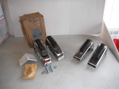 NOS 1966 1965 Ford Galaxie Front & Rear  Bumper Guards FoMoCo Foto 1 de 4