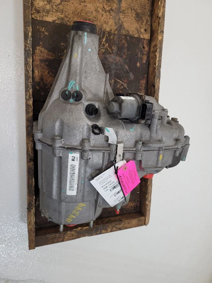  2009 - 2020 CHEVROLET SUBURBAN 1500 Transfer Case Transfer Case Opt Nqh ID AY6 Foto 1 de 4