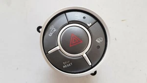 Sangyong Kyron '06 2.0 XDi 4x4 Hazard Warning Switch Switch Button 85201-09010 - Picture 1 of 6