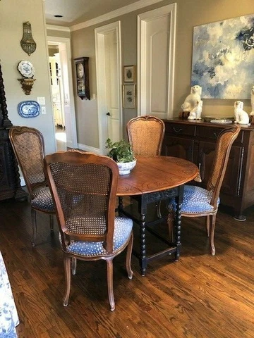 Antique English Carved Drop Leaf Table Oval Top Gateleg Spool or Ball Legs 54" Cover