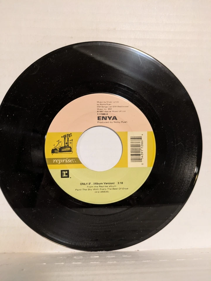 45 ~Enya: "Only If / Oiche Chiun (Silent Night)" 1997 (EX) Foto 1 de 4