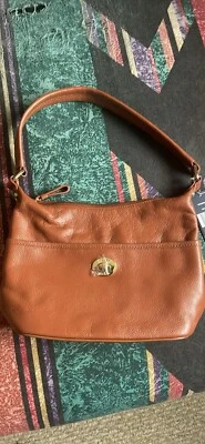 NUEVO-TOMMY HILFIGER Bolso Cubo Pequeño Cuero Suave Marrón Foto 1 de 4