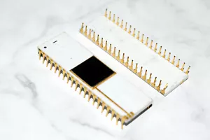 2x KM1810VT3 = C8203 IC / Microchip n-MOS Logic DIP-40 GOLD Pins Soviet NEW - Picture 1 of 2