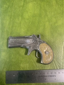Derringer Hand Gun Pistol Cutout Vintage 1978 Bergamot Brass Works Belt Buckle - Picture 1 of 12