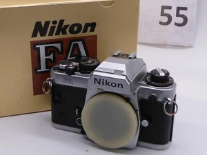 Cámara Nikon FA Titanio Obturador 35mm Película SLR Cuerpo Plateado. por favor leer - Imagen 1 de 13