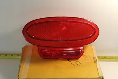 Luz trasera de parada NORS GM lámpara lente Glo-Brite 585 SAE-STDB-60 1959 Oldsmobile (717 Foto 1 de 4
