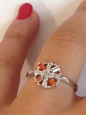 anello argento 925 anallergico rodiato  pietre arancio verde misura regolabile - Immagine 1 di 4