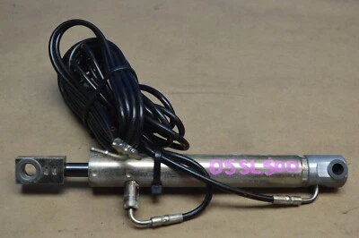 2005 R230 MERCEDES BENZ  SL500 SL550 TOP HYDRAULIC CYLINDER  #52 #42 HOSE - Image 1 of 4