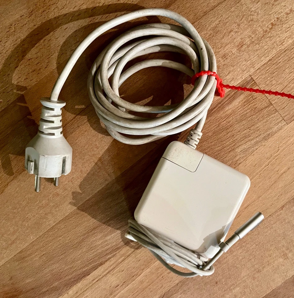 Apple Replacement Adapter 60 Watt A1184 A1330 A1344 A1342 - gebraucht - Bild 1 von 1