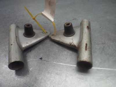 Un par de soportes de faros para motocicleta Suzuki TS185TC185 TC125 circa 1974-1976 Foto 1 de 4