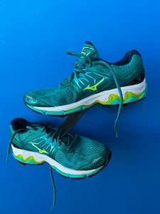 Mizuno Wave Lightning Z Black Silver Yellow Indoor Womens Volleyball Shoes - Picture 1 of 7