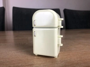 SYLVANIAN FAMILIES CREAM FRIDGE FREEZER OLD VINTAGE STYLE EPOCH - Picture 1 of 4