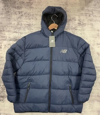 NUEVO CON ETIQUETAS - Chaqueta New Balance Puffer Tech con capucha - Azul marino - XL para hombre Foto 1 de 4