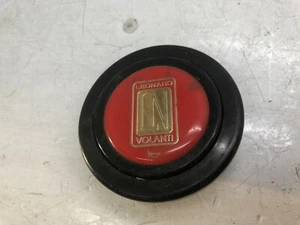 TAPA CENTRAL VOLANTE JDM LEONARO VOLANTES FABRICANTE DE EQUIPOS ORIGINALES - Imagen 1 de 4