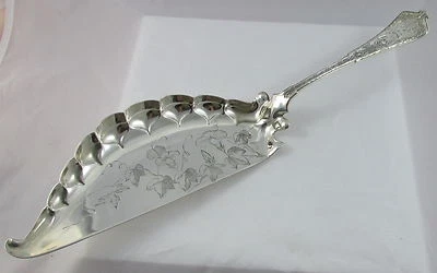 Antigua miga grande persa de plata esterlina Tiffany con corte brillante Morning Glory Foto 1 de 4