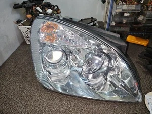 2010 KIA Rondo New Carens Right Halogen Headlight - Picture 1 of 6