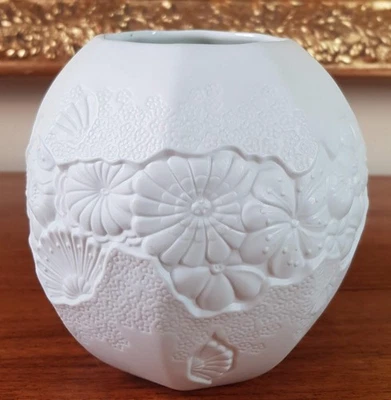 Vintage Kaiser Manfred Frey Model 0300 White Bisque Porcelain 1970s Floral Vase - Image 1 of 4