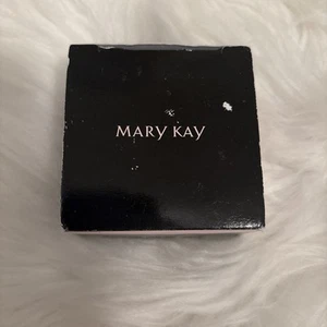 Mary Kay Silky Setting Powder Light Ivory .28 Oz 175890 - Picture 1 of 6