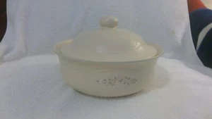 Vintage Pfaltzgraff "Rememberance" Large 9.5" Serving Bowl, No Box - Picture 1 of 6