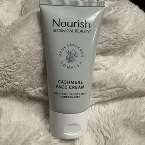 Nourish Botanical Beauty Kaschmir Gesichtscreme - Hautfeuchtigkeit 1,7 flüssige Unzen (50 ml) - Bild 1 von 4