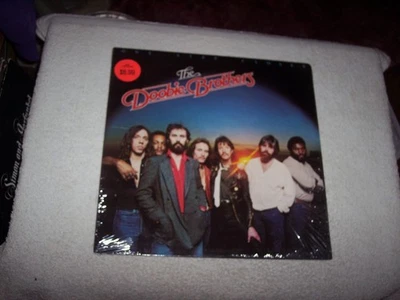 LP--THE DOOBIE BROTHERS--ONE STEP CLOSER   **NM VINYL**  SHRINKWRAP - Image 1 of 4