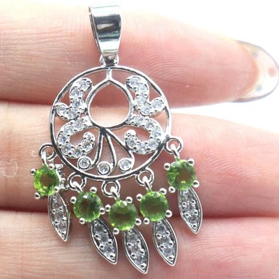 Compre 2 y obtenga 1 gratis colgante de plata de compromiso de mujer con peridoto verde circonita cúbica blanca de 3,1 g Foto 1 de 3