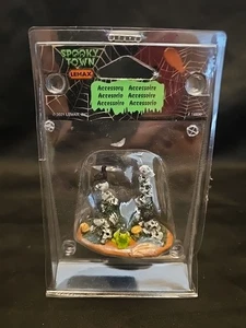 Lemax SKULL CAIRNS # 14830 Halloween Spooky Town Village Accessory 2021 New - Picture 1 of 9