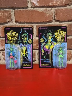 Juego de 2 figuras exclusivas de fieltro Blacklight Glow de The Return of the Living Dead sin usar, en caja Foto 1 de 4