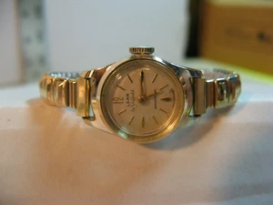 VINTAGE LEAR (BY SHEFFIELD) 1 JEWEL WOMAN'S WIND-UP WATCH/SWISS MADE/KEEPS TIME - Picture 1 of 9