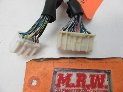 WIRE PLUG CONNECTOR OFF TEMPERATURE CONTROL UNIT PIG TAIL HARNESS END CLIP AUTO - Image 1 of 4