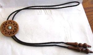 SELTENE einzigartige geschnitzte Holz Stein rustikal Western Navajo Bolokrawatte gesponnen Holz Quaste - Bild 1 von 4