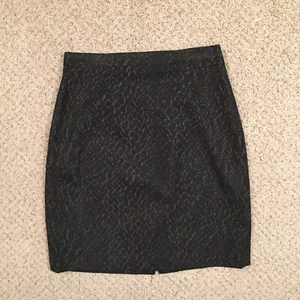 Tahari Pencil Skirt Size 10 Knee Length Lined Slit Black Animal Print - Picture 1 of 10