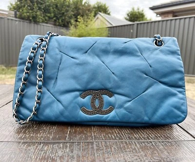 Auténtico bolso con solapa Chanel iridiscente East West Glint Foto 1 de 4