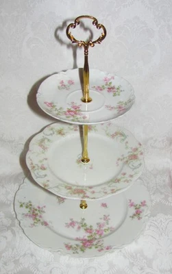 Soporte para pasteles personalizado de tres niveles hecho con platos antiguos Haviland Limoges fiesta de té Foto 1 de 4