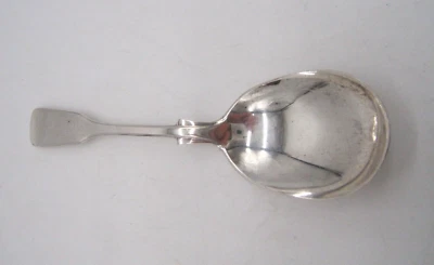 "CUCHARA DE AZÚCAR INTERNACIONAL PLATA ESTERLINA PATRÓN 1810 5 7/8""" Foto 1 de 3