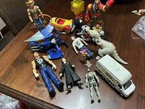 VINTAGE TOYS JOB LOT TRANSFORMERS FILM ACTION FIGURES DIECAST ROBOTS SOME RARE 1 - Picture 1 of 13