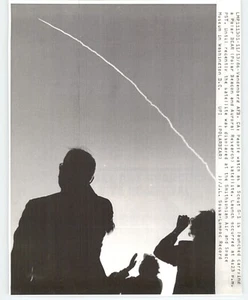 Citizens Watch SCOUT G-1 ROCKET Satellite Arch SKY Vintage 1986 Press LaserPhoto - Picture 1 of 2