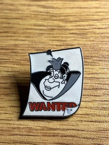 Disney World - Wanted Queen Of Hearts - Disney  Cast Lanyard Hat  Pin 2006 - Picture 1 of 5