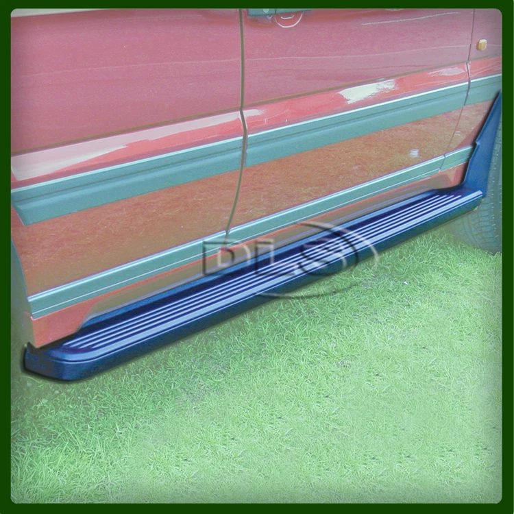 RANGE ROVER P38 - Rubber Tread Side Step Set with Front Mud Flaps (STC8505AA) - Image 1 of 1