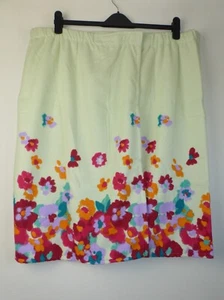 Avon Towel Wrap Size L-XL, 16-22 Hook & Loop Fastening Floral Print Multi - Picture 1 of 6