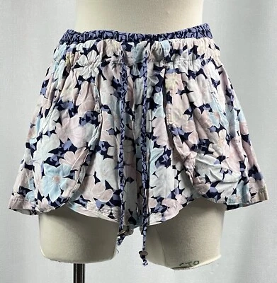 Vanilla Star Women's Boho Flyaway Floral Print Shorts Size Medium - Image 1 of 4