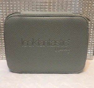 Look Fantastic Make Up/Cosmetic Bag New - Picture 1 of 2