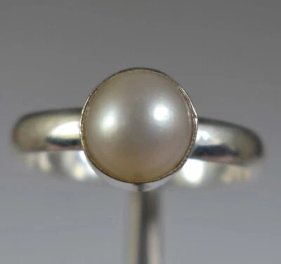 Anillo de piedras preciosas redondas de 8 x 7 mm de perlas blancas naturales del Mar del Sur de Tahití de 6,30 quilates Foto 1 de 4