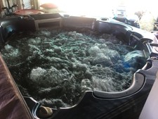 8 Seater Monarch Spa Pool Fully functional Jacuzzi with wine cooler+light+cover
