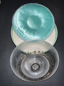 NEW VINTAGE MUGUET DELUXE DUSTING POWDER APRIL SHOWERS New W/ Sealed Powder - Picture 1 of 9