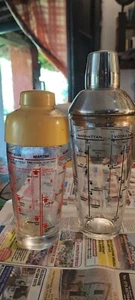 COPPIA 2 SHAKER PER dosaggio COCKTAIL in VETRO VINTAGE DA COLLEZIONE - Foto 1 di 4