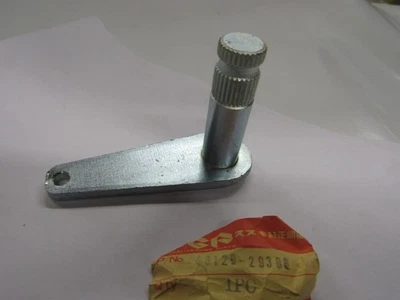 Brazo de varilla de pedal de freno Suzuki TS100 TS125 TS185 NOS DS100 DS125 DS185 43120-29300 Foto 1 de 2
