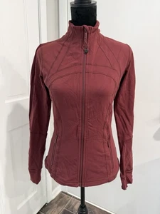 Lululemon Markenjacke Damengröße 8 sportliche Activewear Sportbekleidung - Bild 1 von 11